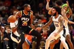 华体会app-杜兰特意外战胜西班牙队，出色发挥引爆全场！热度持续攀升-华体会app