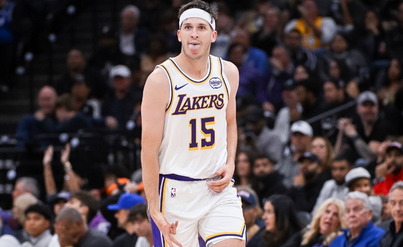 里尔训练开放日,赛后绝杀压哨引欢呼,NBA常规赛在即,训练强度明显提升的简单介绍 里尔训练开放日,赛后绝杀压哨引欢呼,NBA常规赛在即,训练强度明显提升的简单介绍